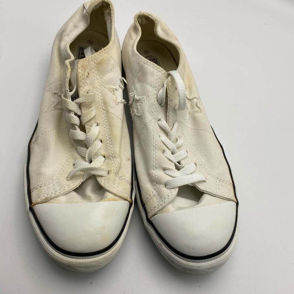 Converse One Star Low Top White Canvas Lace-Up Sneakers